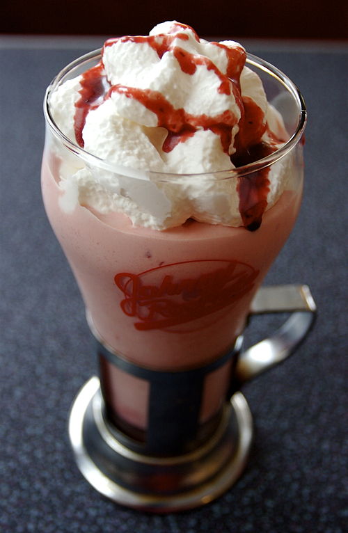 500px-Strawberry_milkshake.jpg