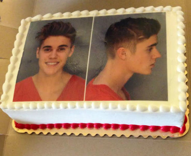 bieber_mugshot_cake.jpg