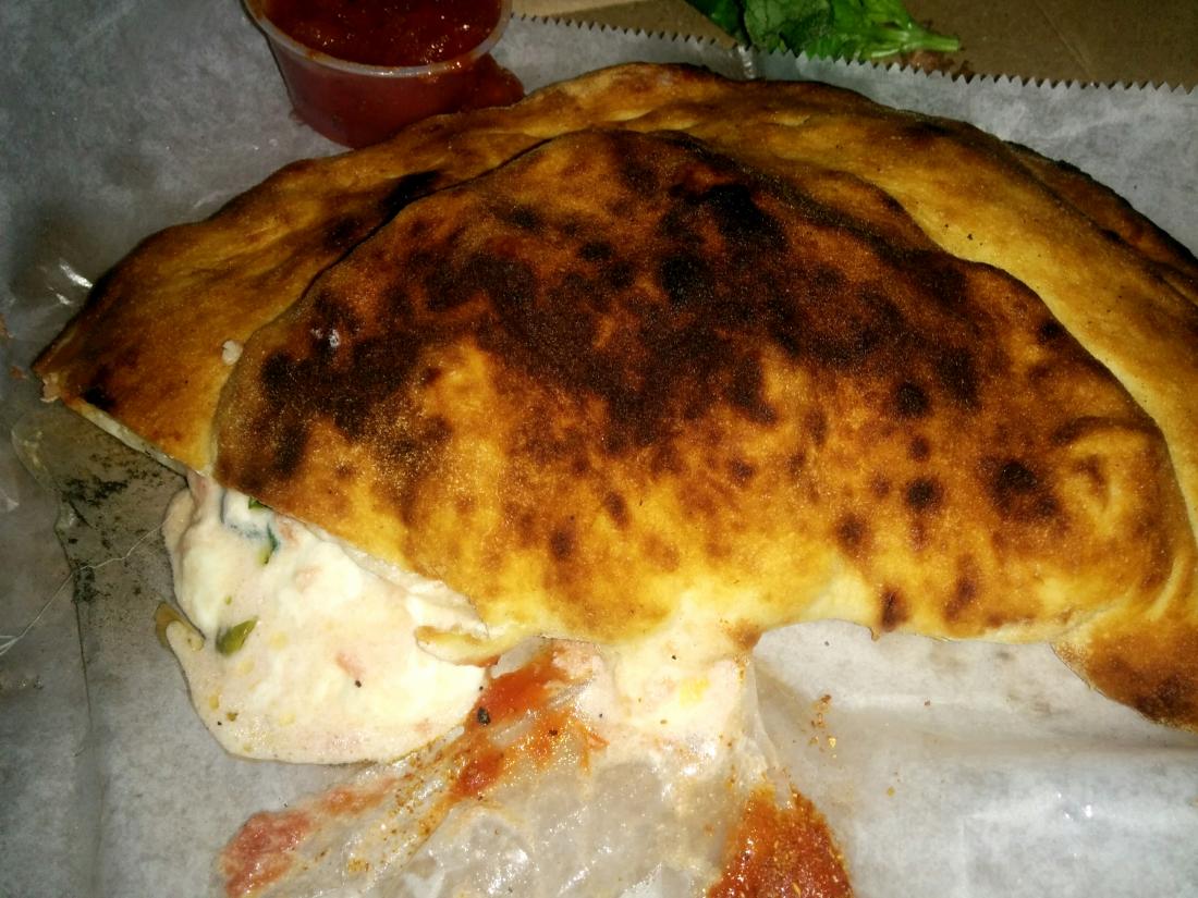 calzone_cut.jpg