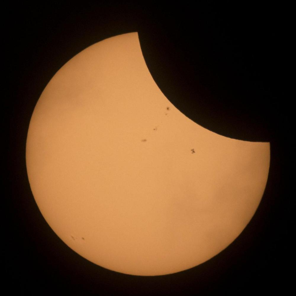 eclipse_space_station.jpg
