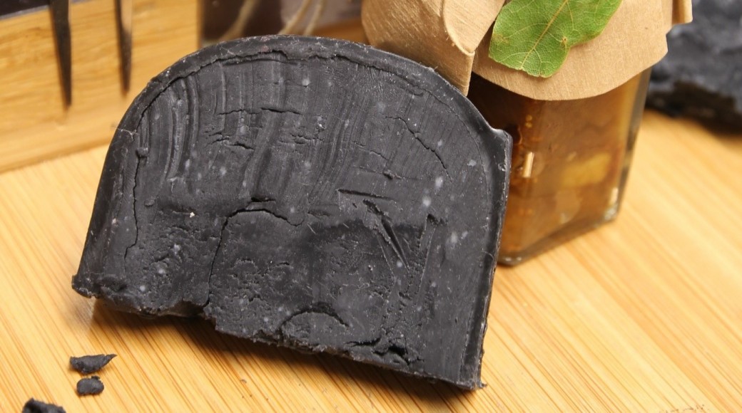 Black-cheddar-21-1040x580.jpg