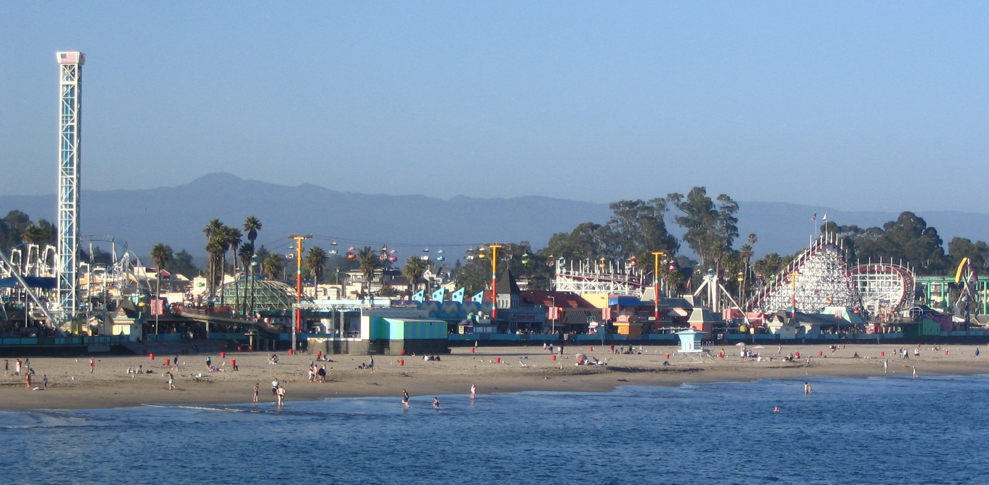 Santa_Cruz,_California_-_Boardwalk.jpg