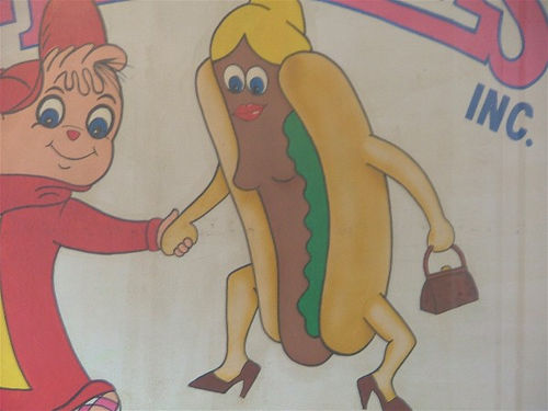 alvin_chipmunks_hot_dog.jpg