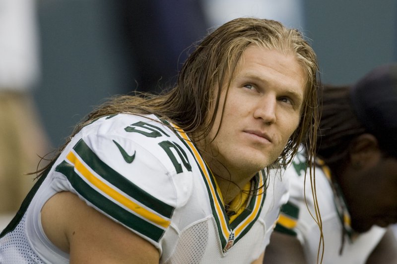 Clay-Matthews-signs-extension-with-Green-Bay.jpg